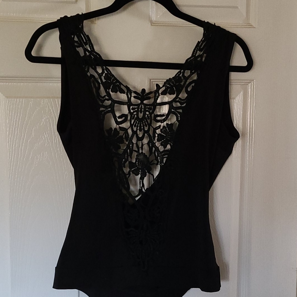 Ladies fashion top - Picture 2 of 2
